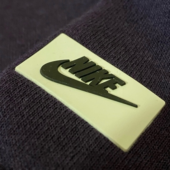 Nike Funnel Neck Fleece Hoodie Purple Medium Running Gym Workout - Picture 6 of 8